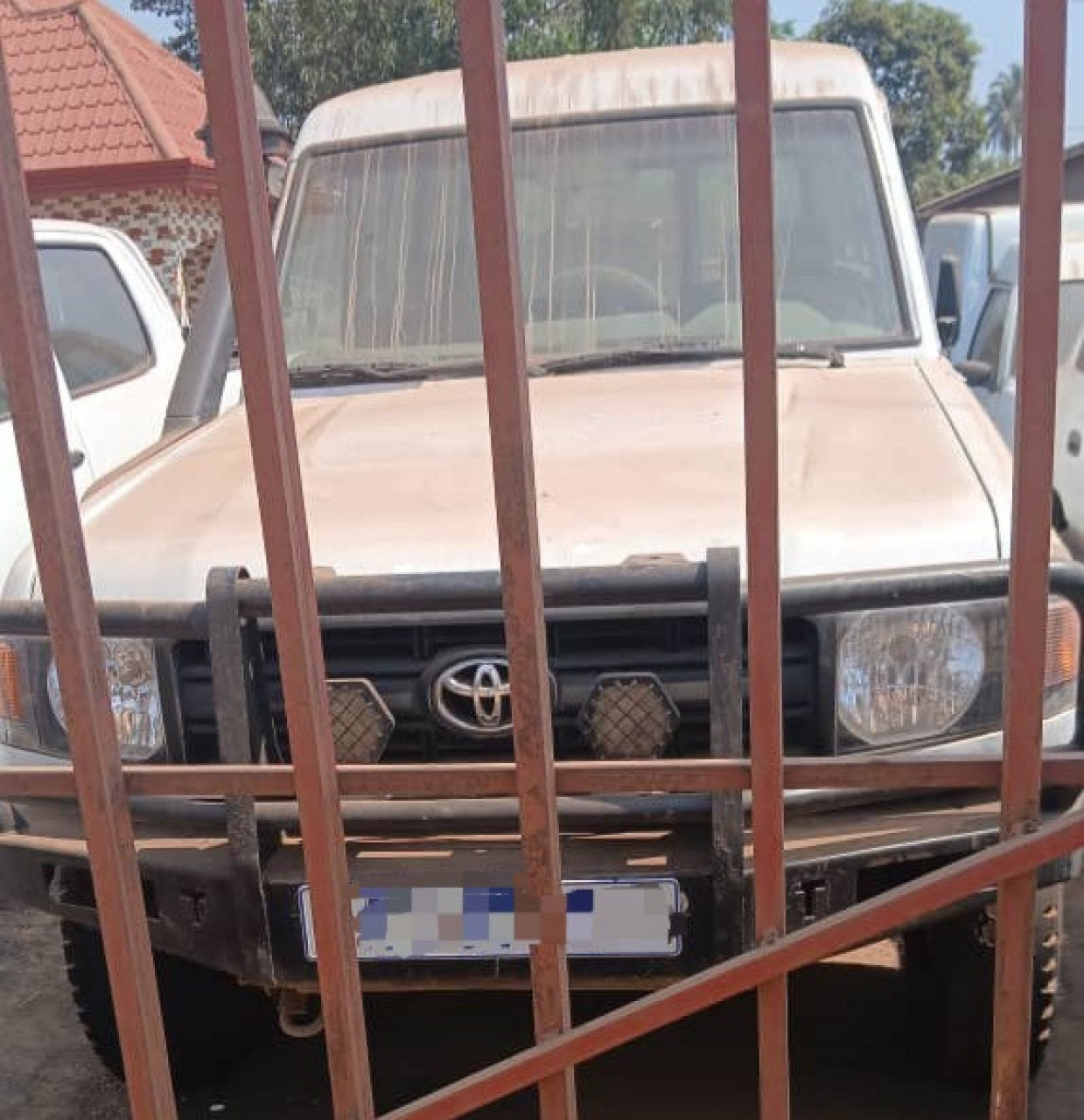 TOYOTA LAND CRUISER AMBULANCE, Voitures, Conakry