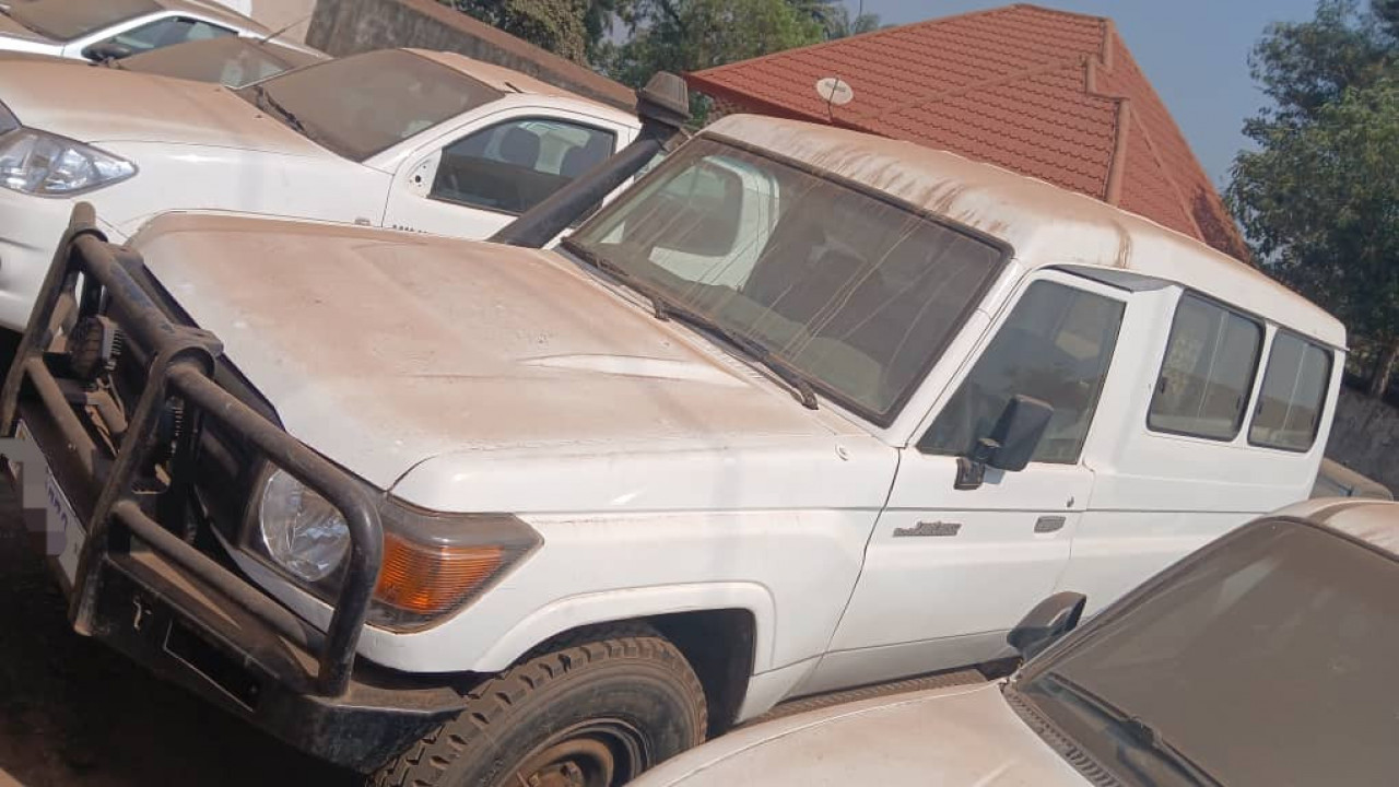 TOYOTA LAND CRUISER AMBULANCE, Voitures, Conakry