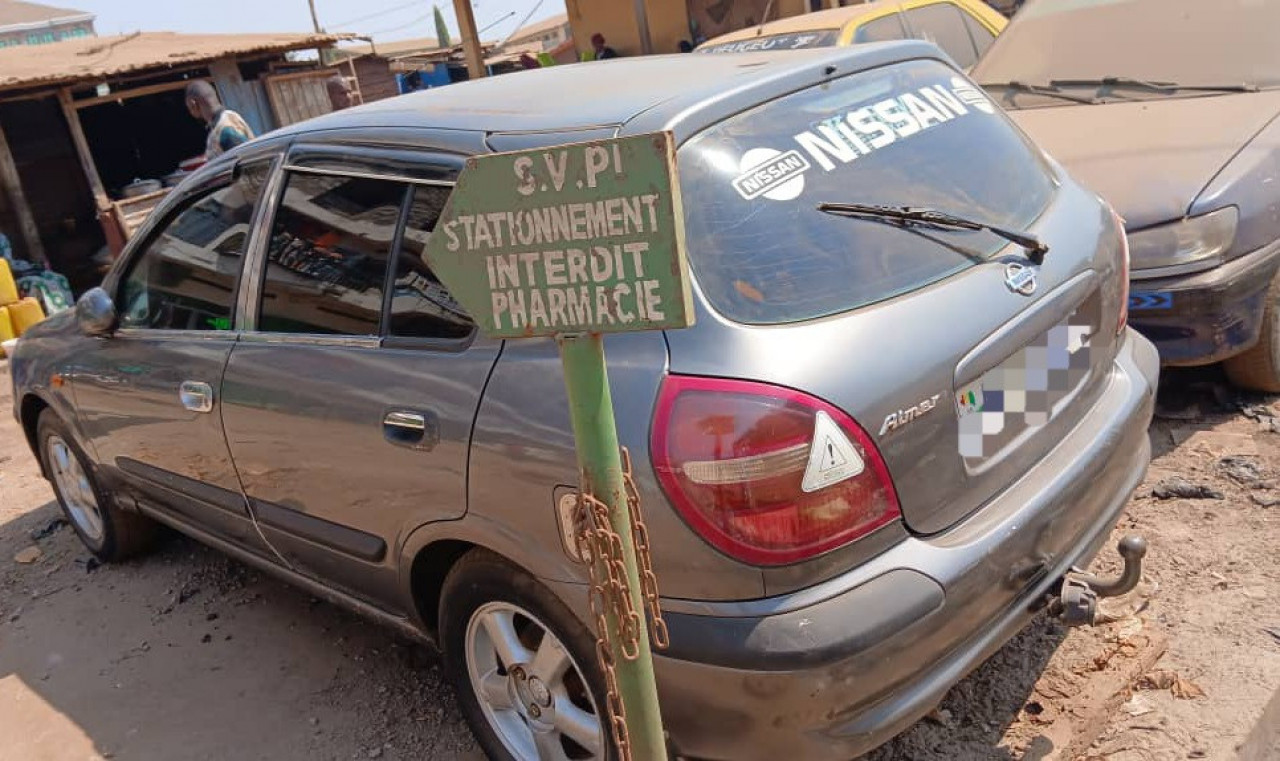 Nissan Almera, Voitures, Conakry