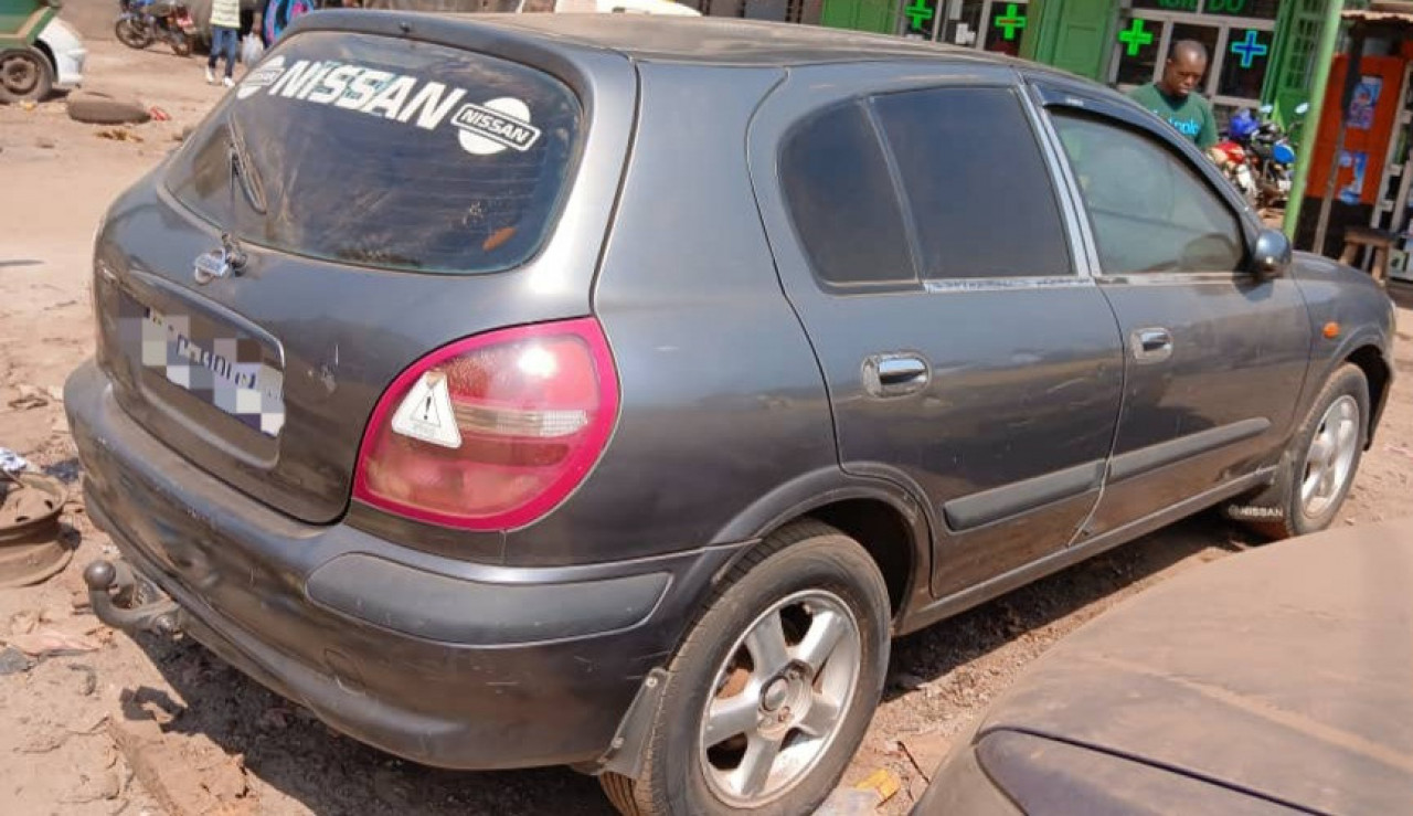 Nissan Almera, Voitures, Conakry