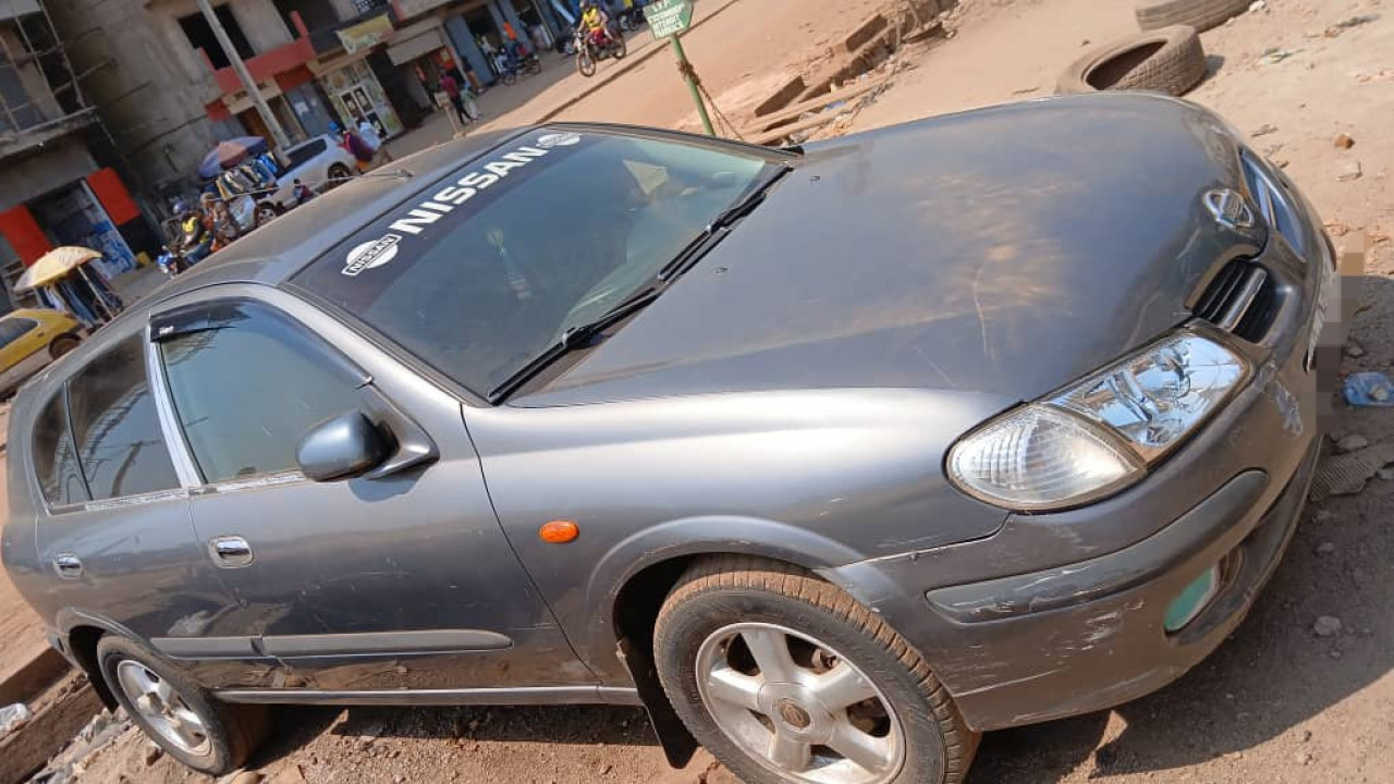 Nissan Almera, Voitures, Conakry