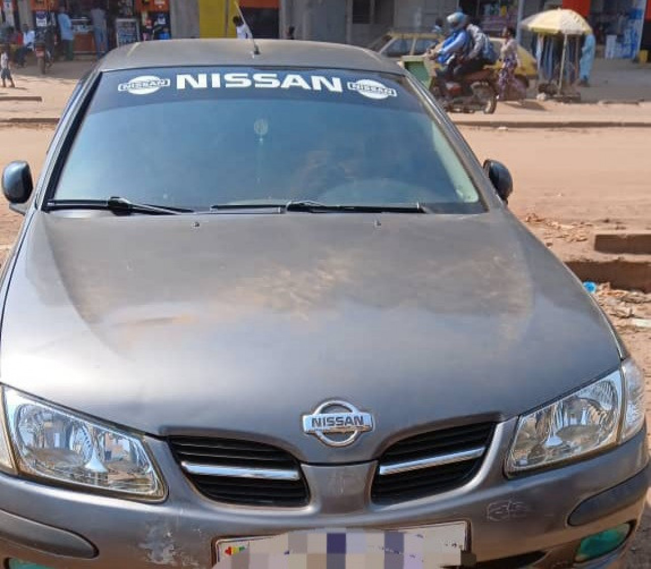 Nissan Almera, Voitures, Conakry