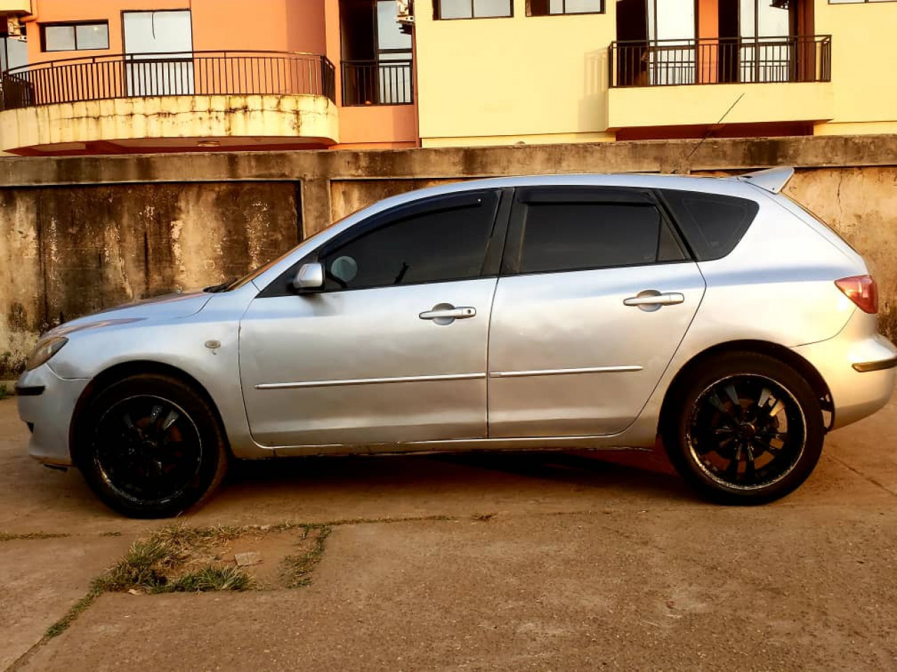 MAZDA 3 MANUEL ESSENCES CLIMATISÉE, Voitures, Conakry