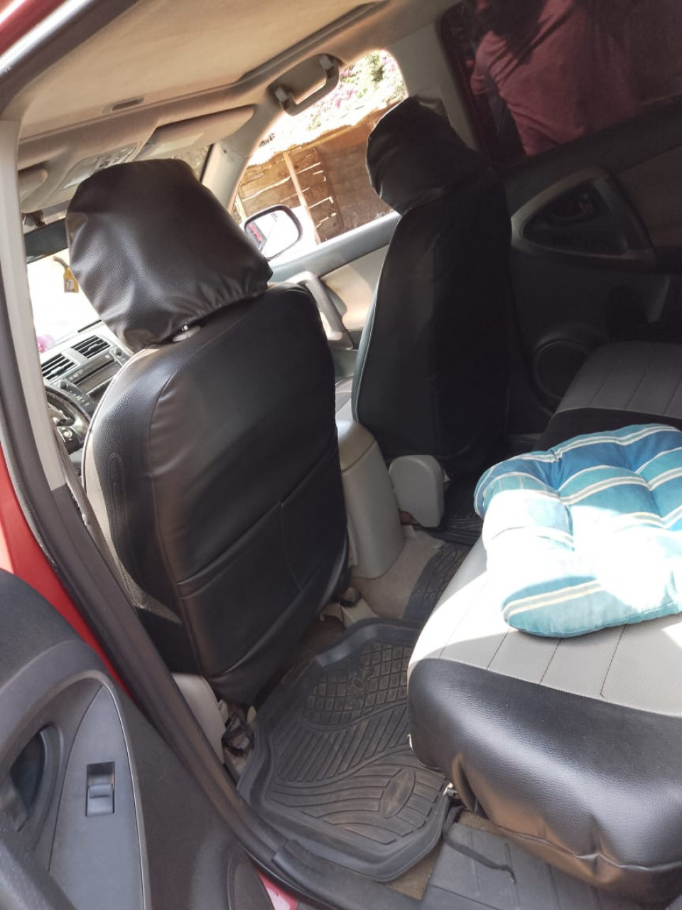 TOYOTA RAV4 AUTOMATIQUE, Voitures, Conakry