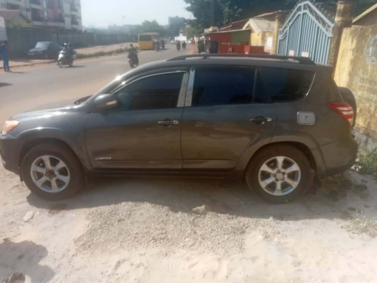 TOYOTA RAV4 SAYON CAMARA AUTOMATIQUE, Voitures, Conakry