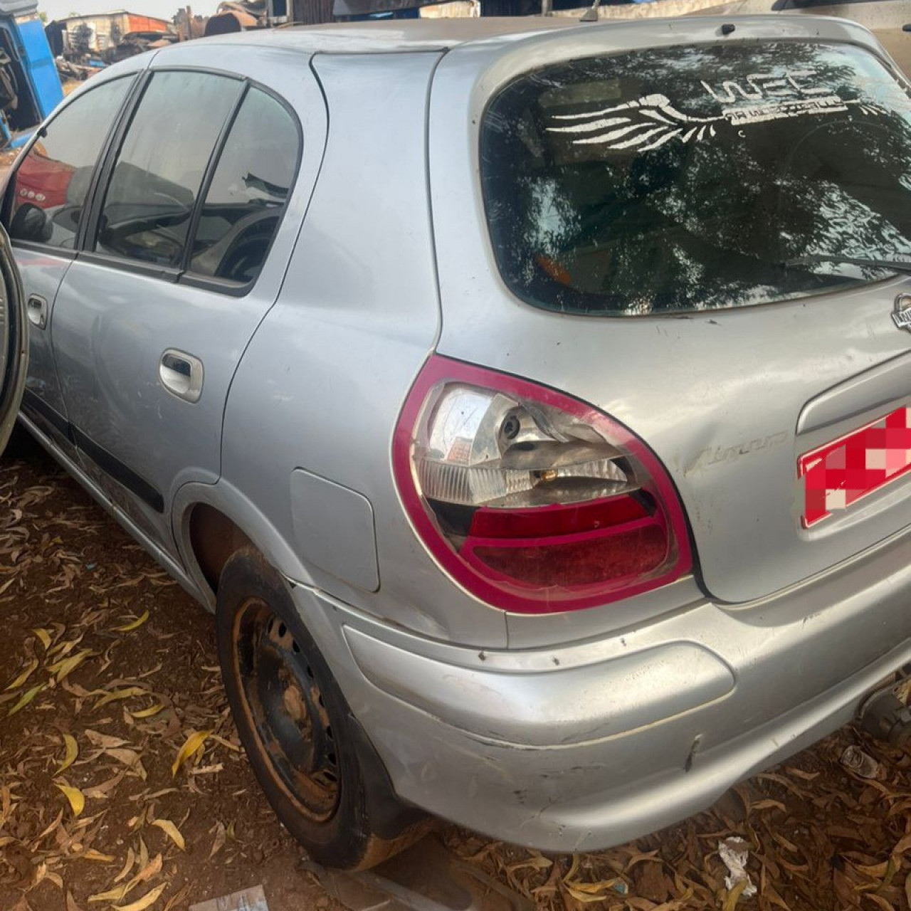 NISSAN ALMERA, Voitures, Conakry