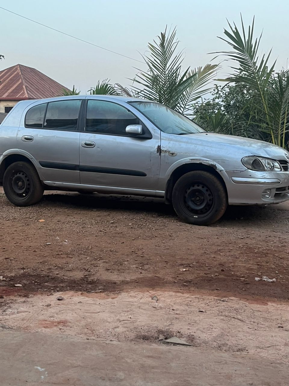 NISSAN ALMERA, Voitures, Conakry