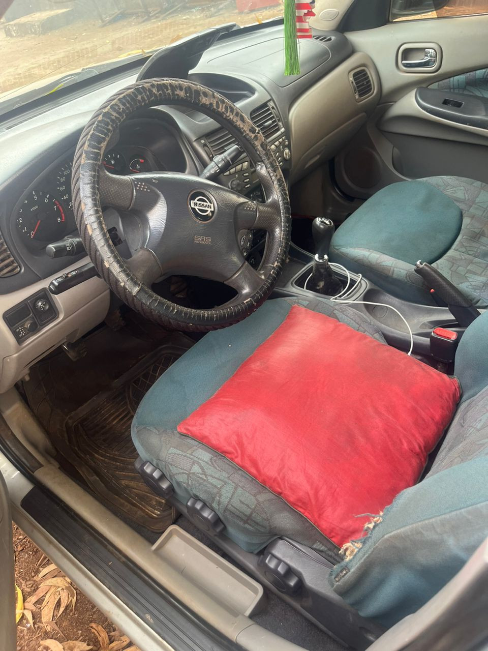 NISSAN ALMERA, Voitures, Conakry