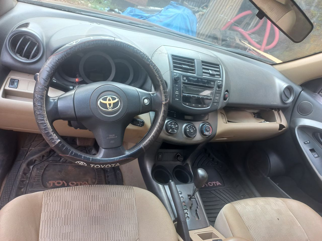 TOYOTA RAV4 SAYON CAMARA AUTOMATIQUE, Voitures, Conakry