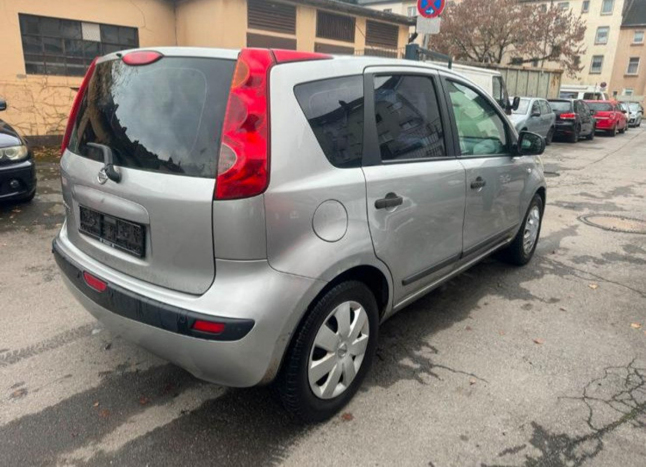 NISSAN NOTE ESSENCE CLIMATISÉE, Voitures, Conakry