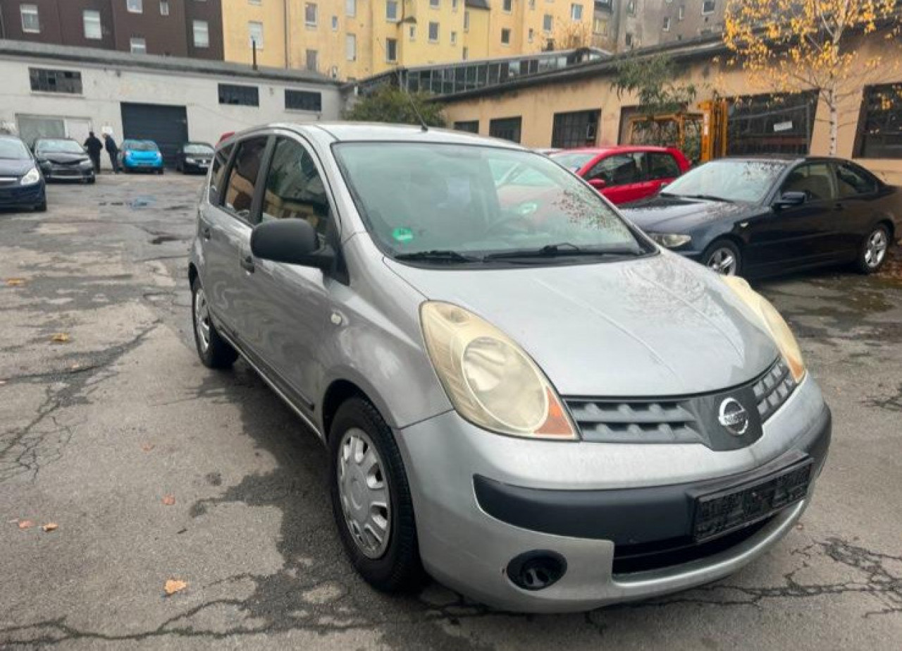 NISSAN NOTE ESSENCE CLIMATISÉE, Voitures, Conakry