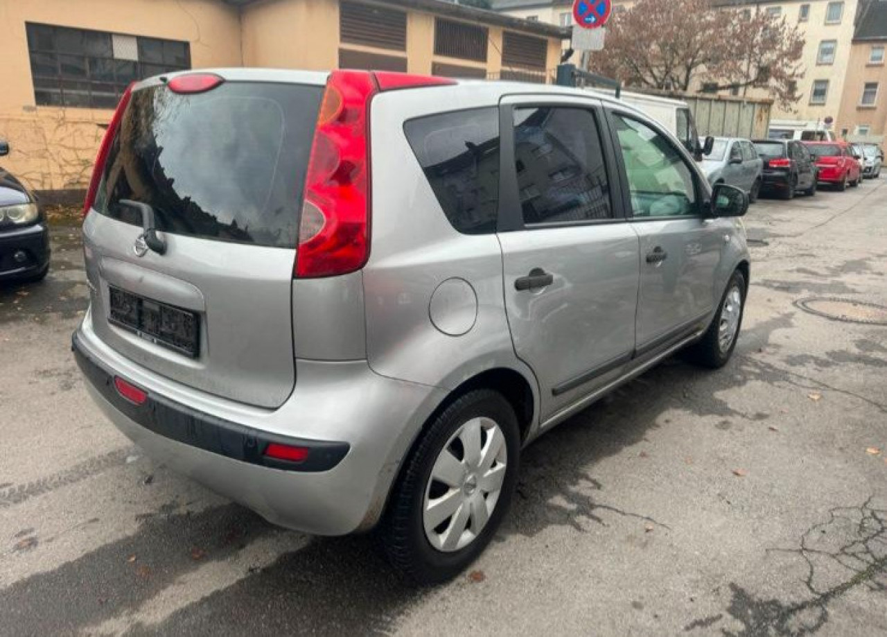 NISSAN NOTE ESSENCE CLIMATISÉE, Voitures, Conakry