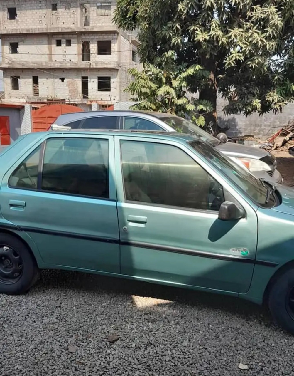 Peugeot 106 ESSENCES, Voitures, Conakry