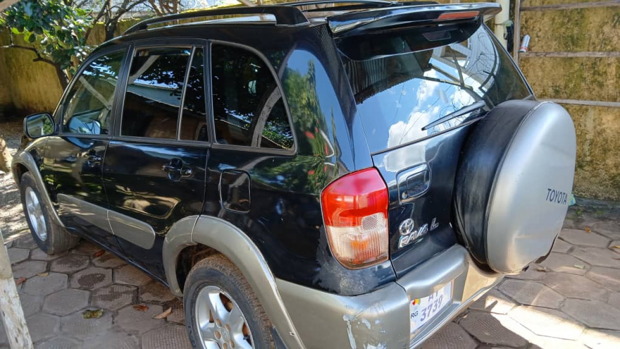 TOYOTA RAV4 AUTOMATIQUE, Voitures, Conakry