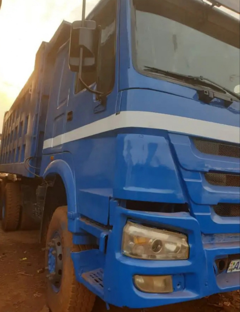 CAMION HOWO 10 ROUES, Camions - Autobus, Conakry