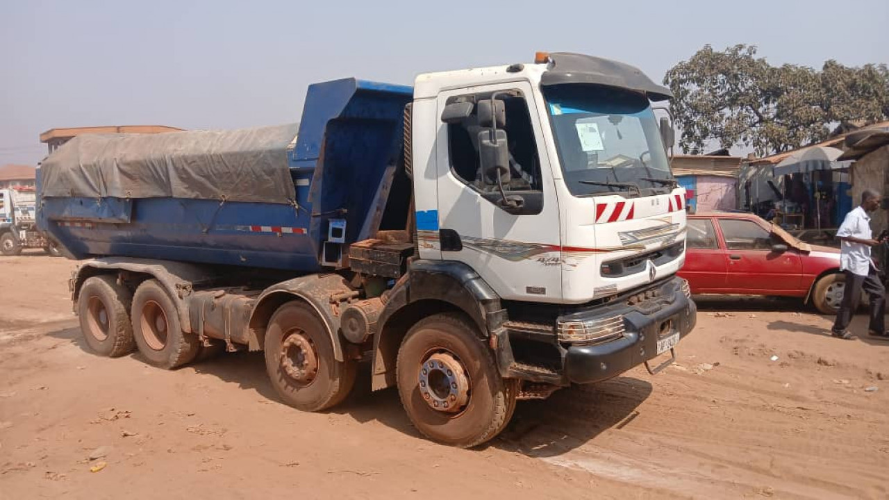 RENAULT KERAX 12 ROUES, Camions - Autobus, Conakry