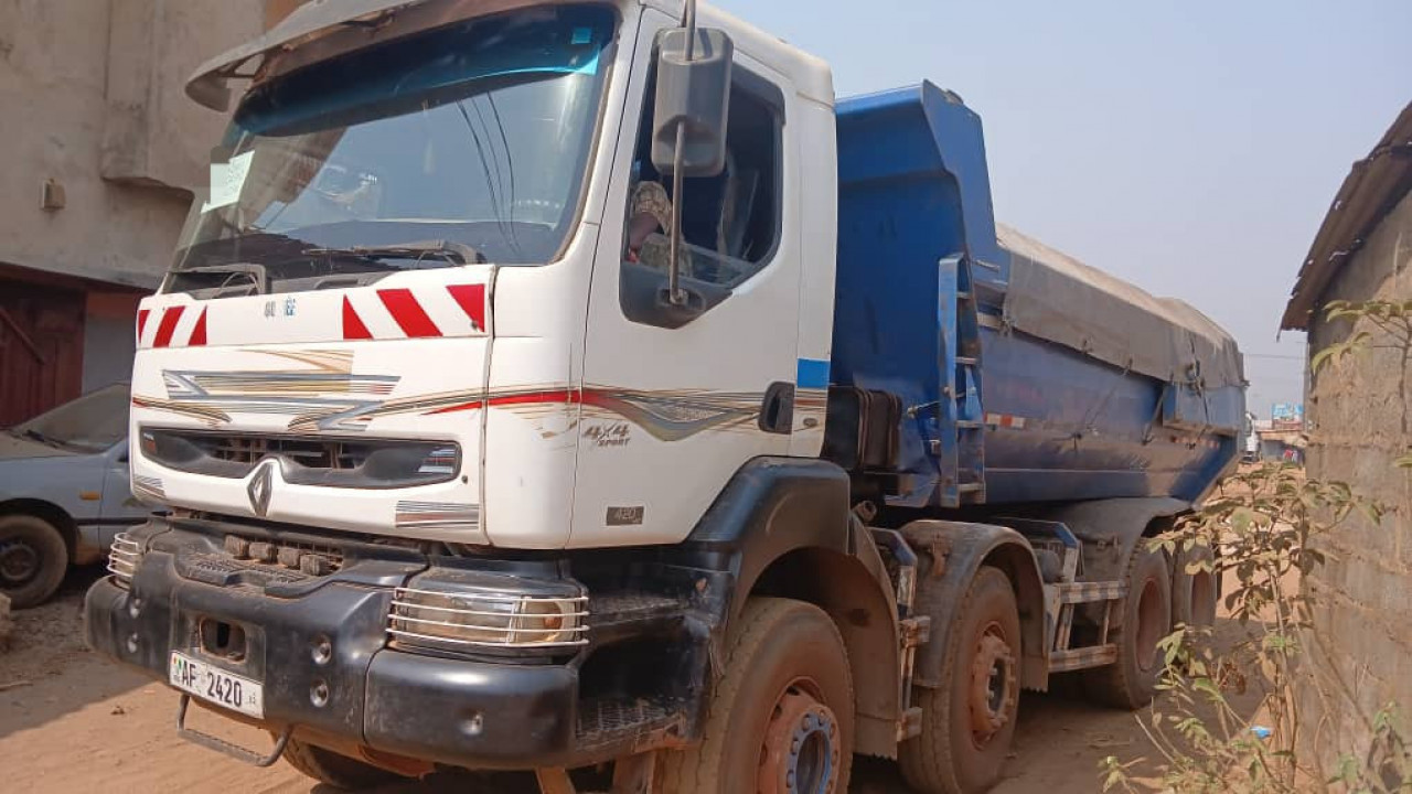 RENAULT KERAX 12 ROUES, Camions - Autobus, Conakry