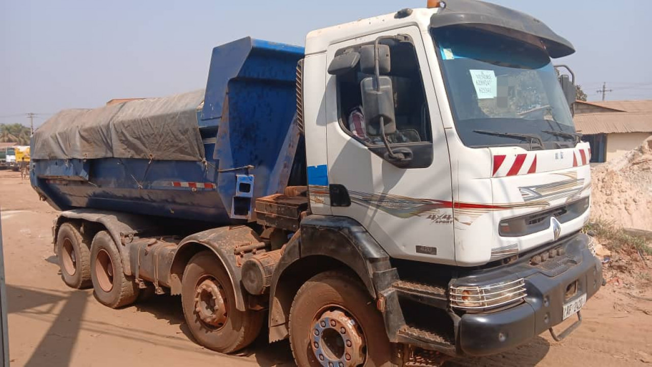 RENAULT KERAX 12 ROUES, Camions - Autobus, Conakry