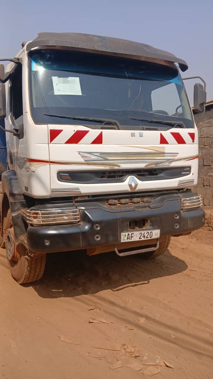 RENAULT KERAX 12 ROUES, Camions - Autobus, Conakry