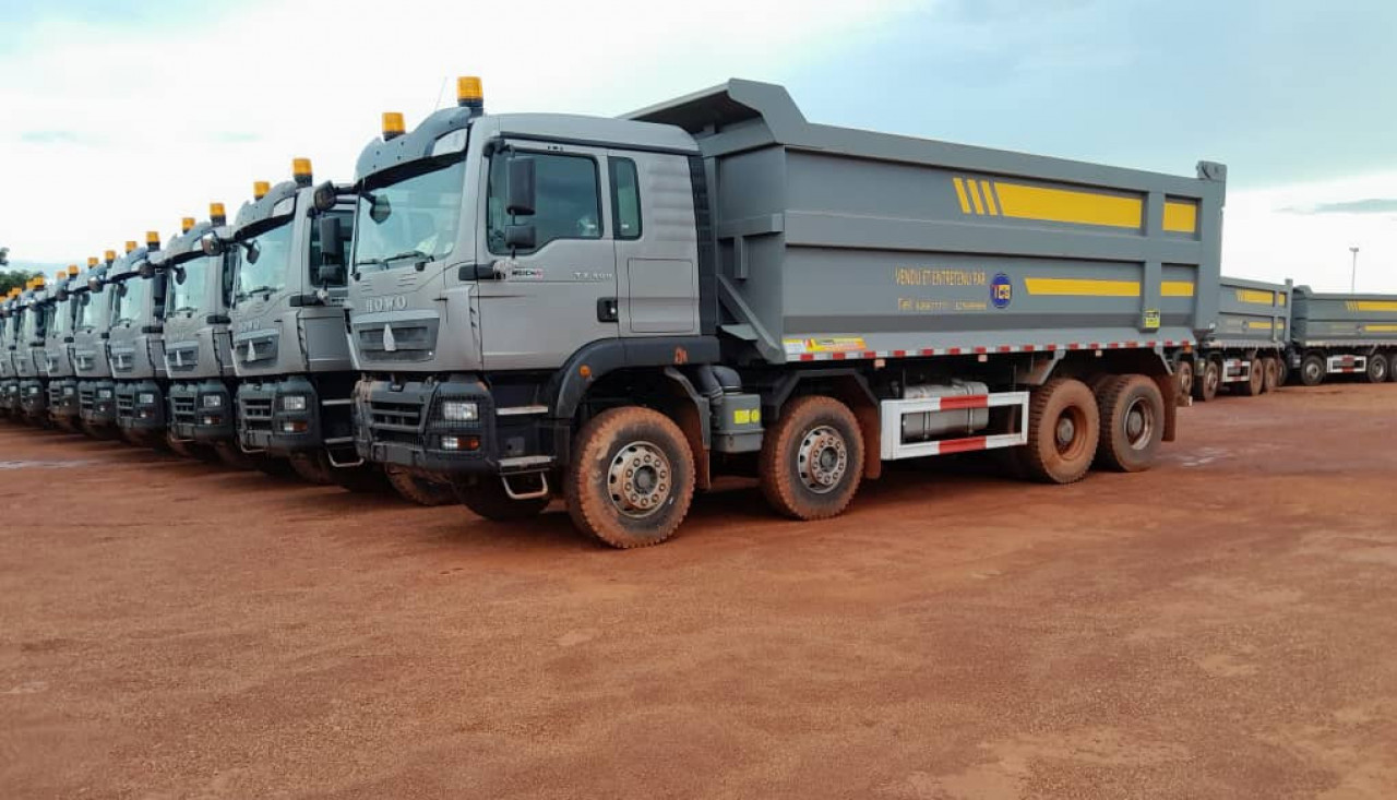 CAMIONS HOWO 12 ROUES SORTIE D'USINE, Camions - Autobus, Conakry