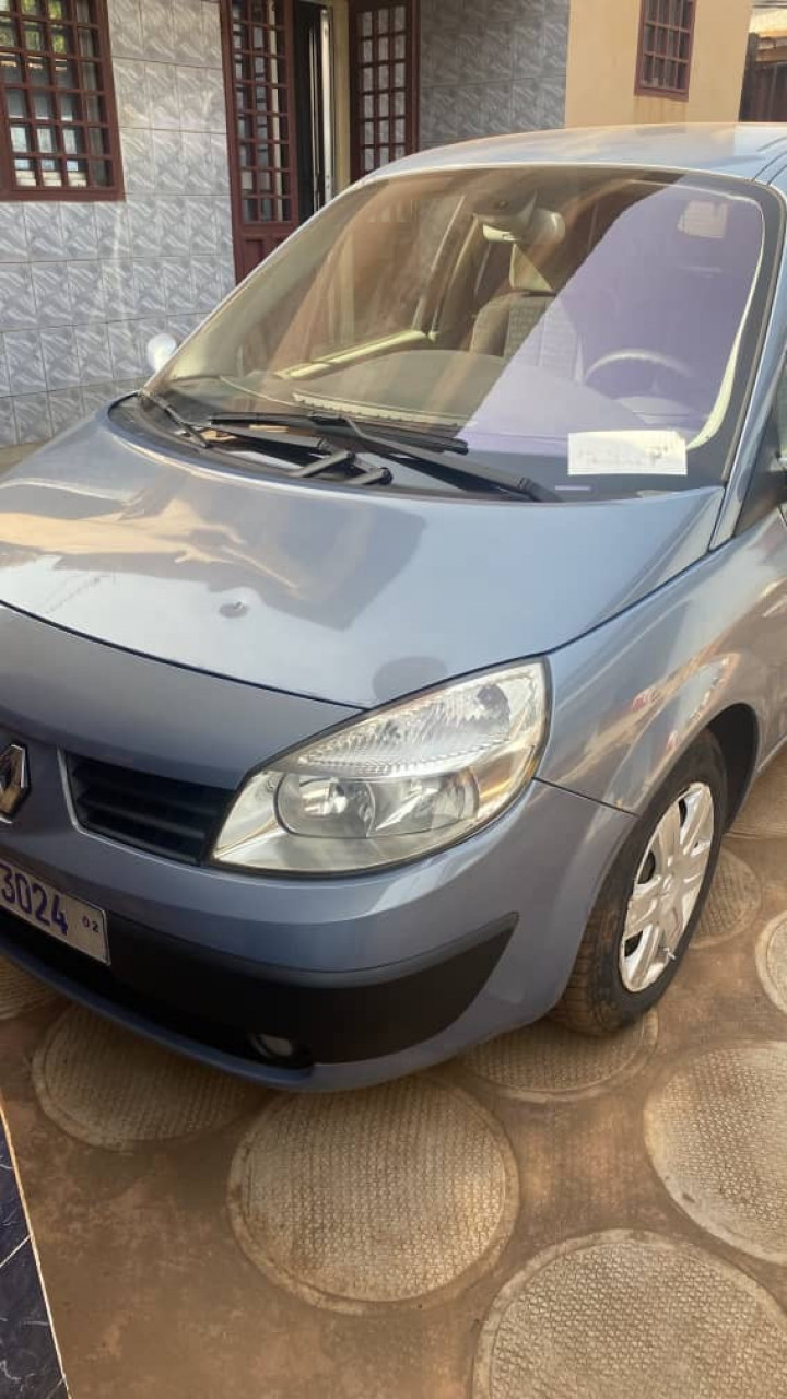 RENAULT Twingo2, Voitures, Conakry