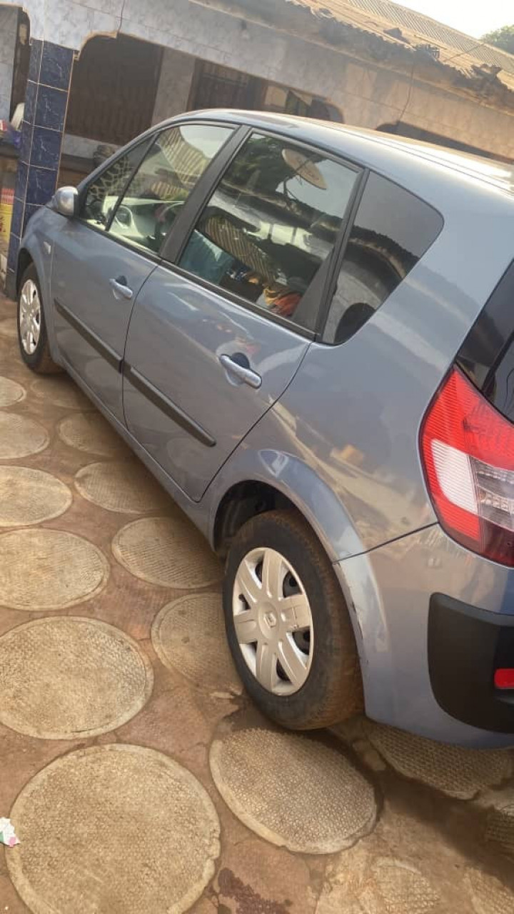 RENAULT Twingo2, Voitures, Conakry