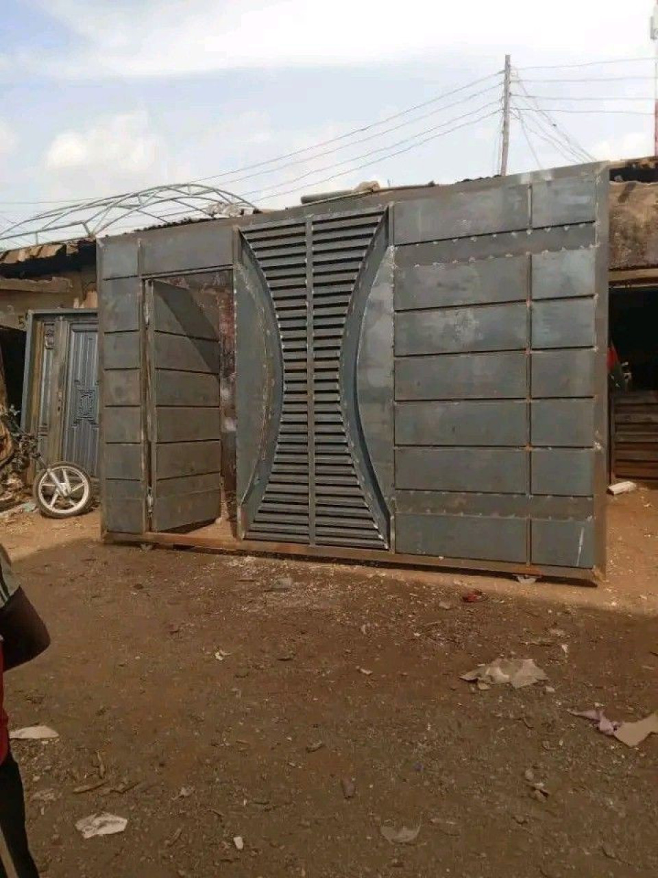 PORTAIL METALLIQUE, Portes - Fenêtres, Conakry