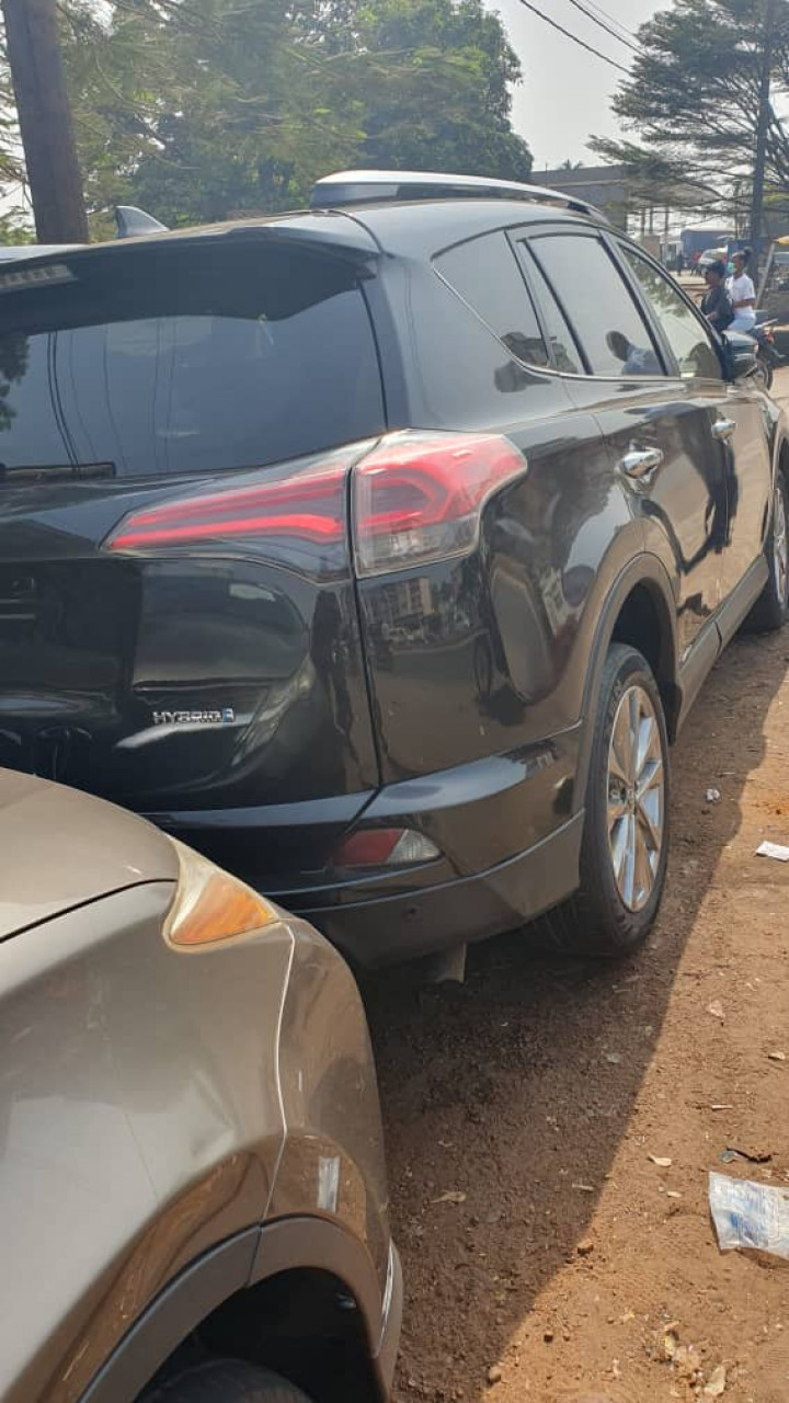 Toyota rav4 hybride, Voitures, Conakry