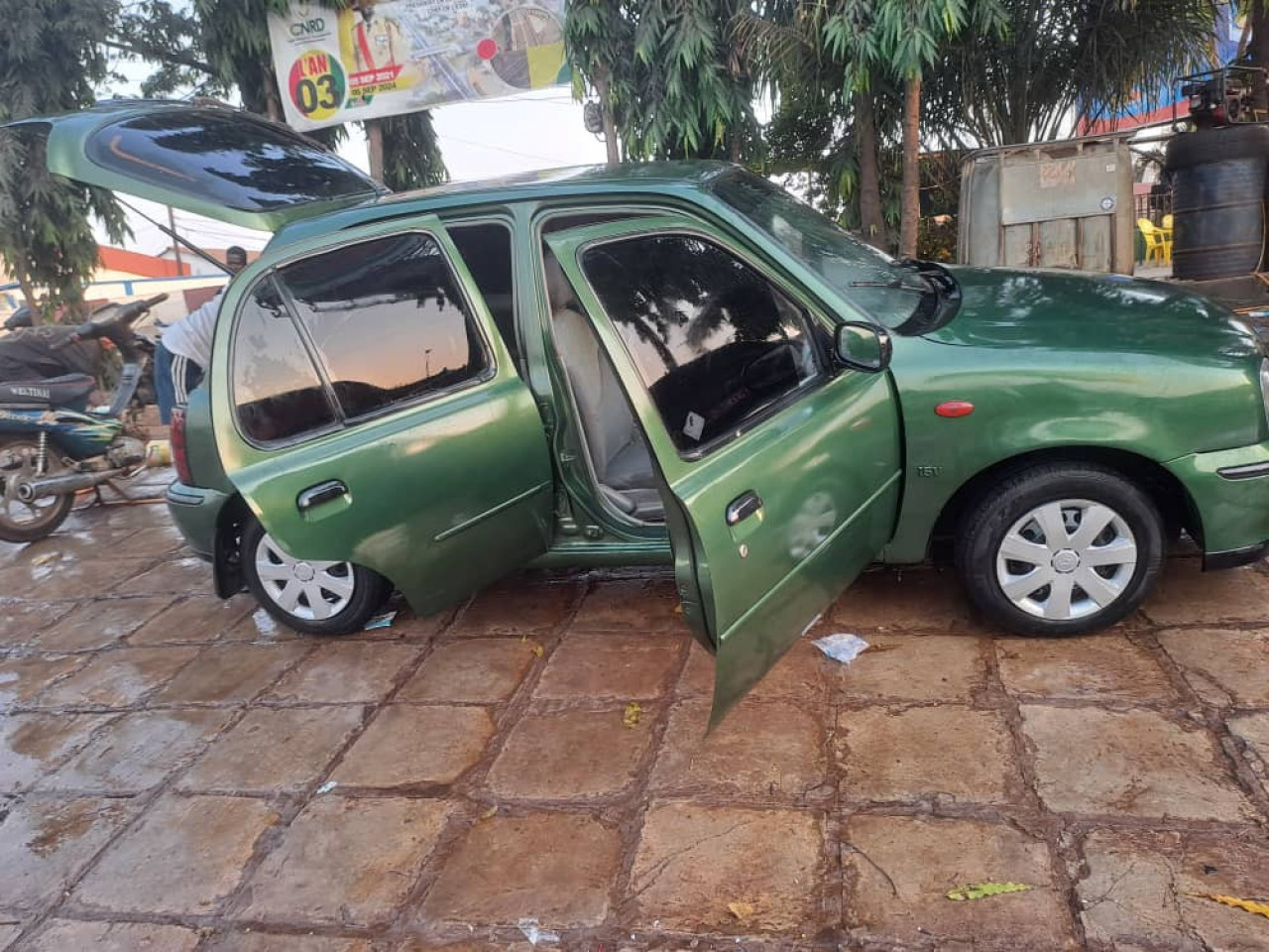 NISSAN MICRA, Voitures, Conakry