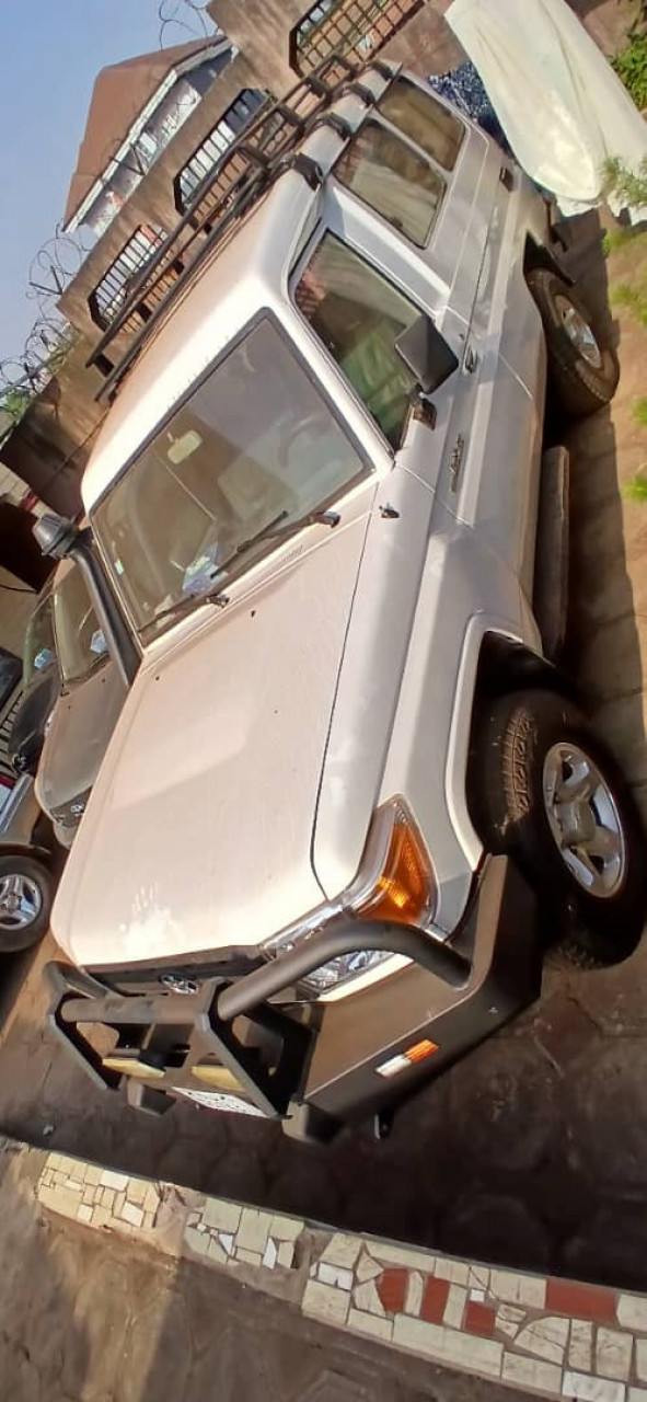 TOYOTA LAND CRUISER AMBULANCE, Voitures, Conakry