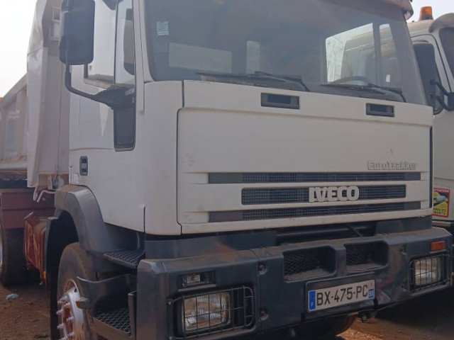 CAMION IVECO 10 ROUES SORTIE PORT, Camions - Autobus, Conakry