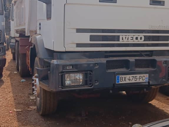 CAMION IVECO 10 ROUES SORTIE PORT, Camions - Autobus, Conakry