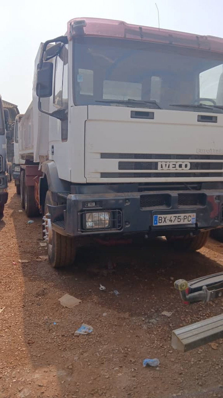 CAMION IVECO 10 ROUES SORTIE PORT, Camions - Autobus, Conakry