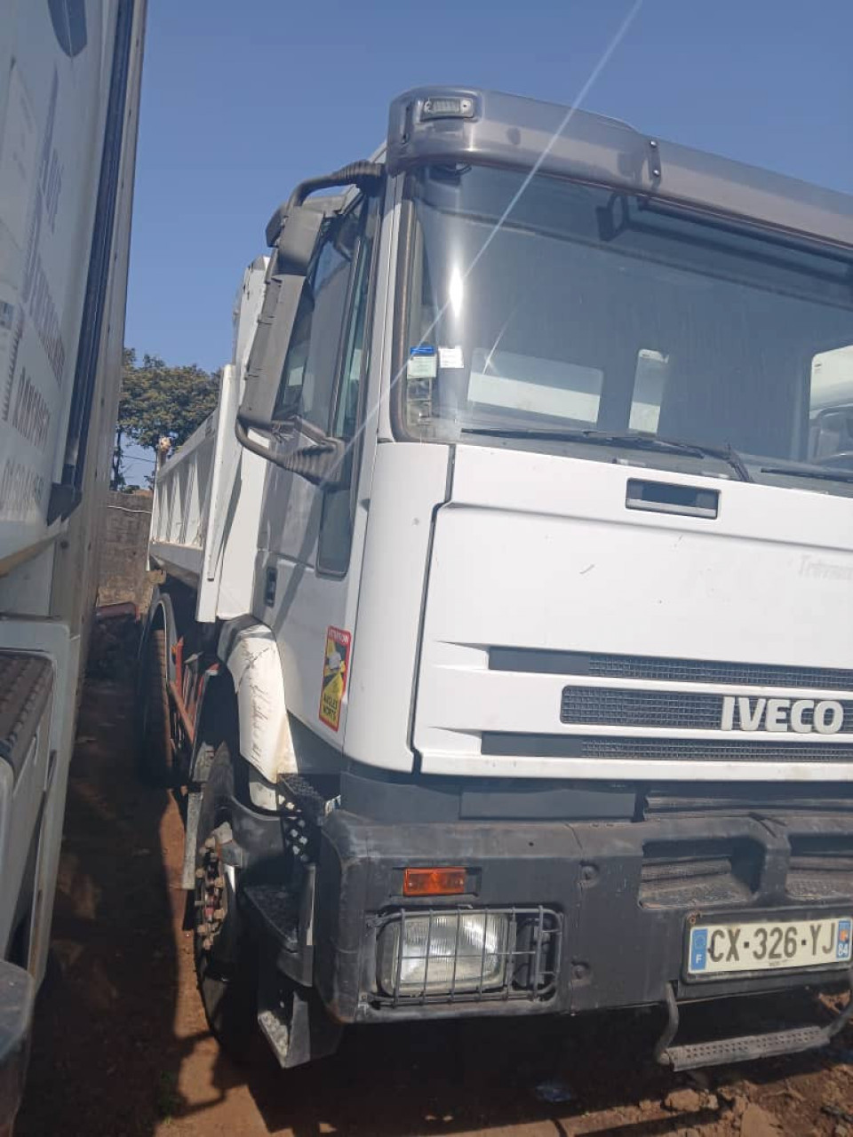 CAMION IVECO 10 ROUES SORTIE PORT, Camions - Autobus, Conakry