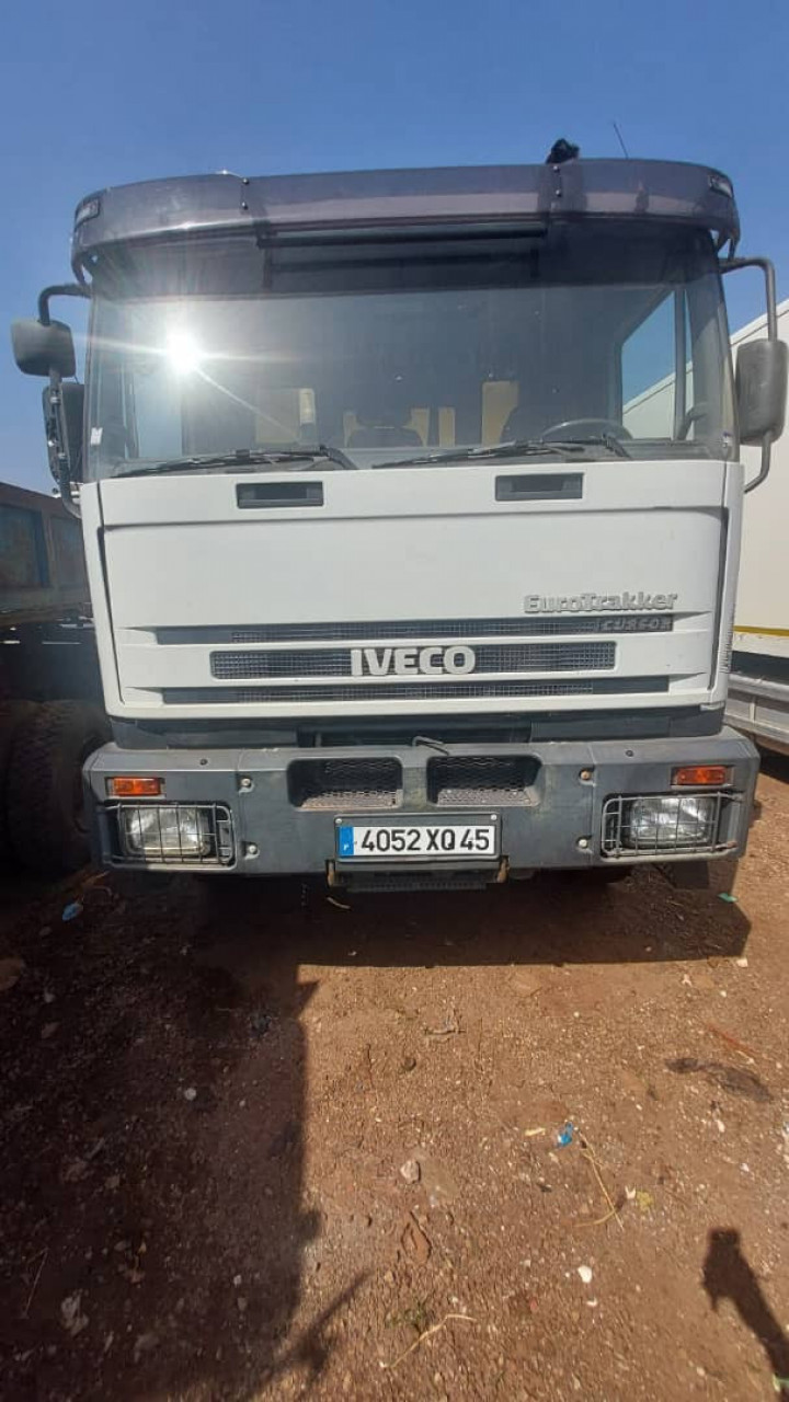 RENAULT IVECO 10 ROUES SORTIE PORT, Camions - Autobus, Conakry