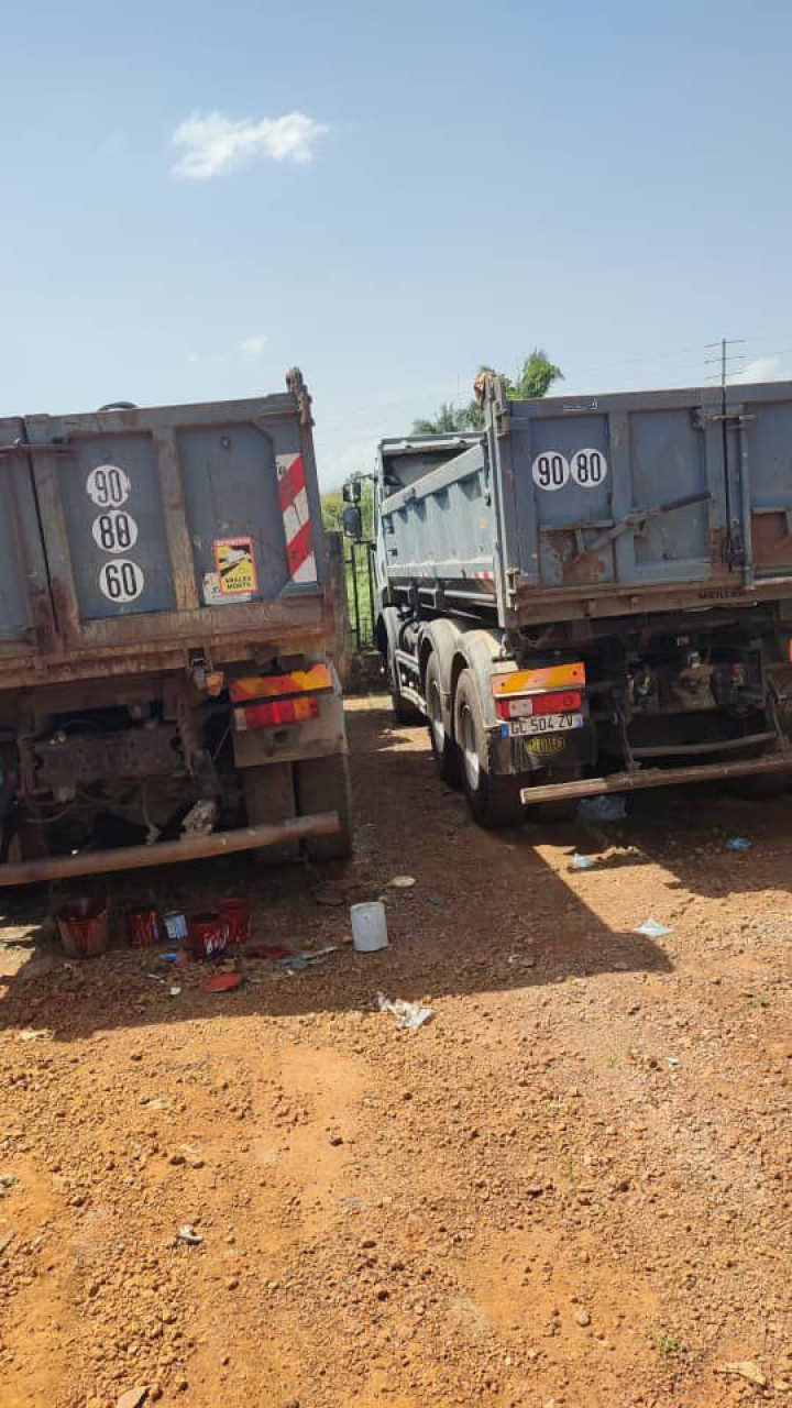 RENAULT KERAX 10 ROUES, Camions - Autobus, Conakry