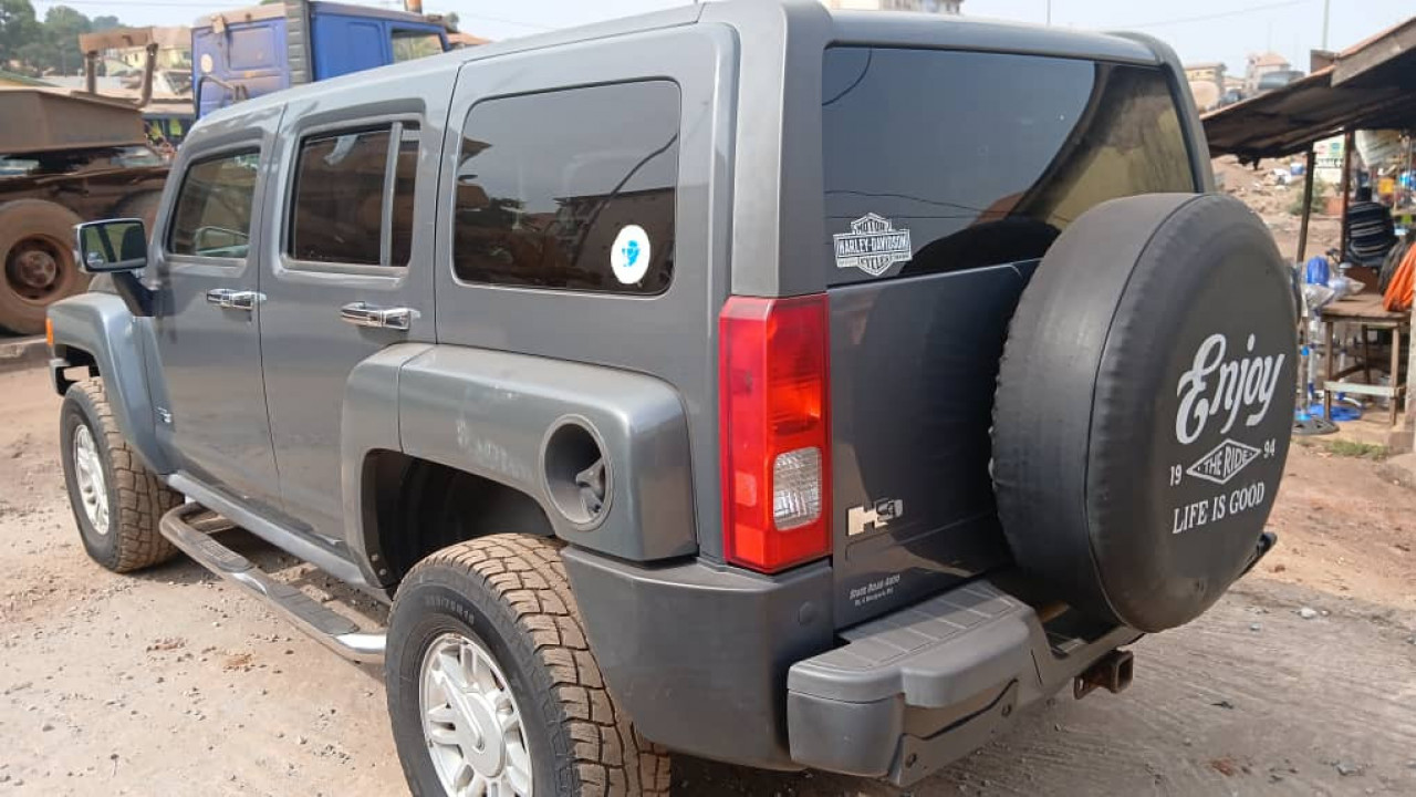 HUMMER H3, Voitures, Conakry