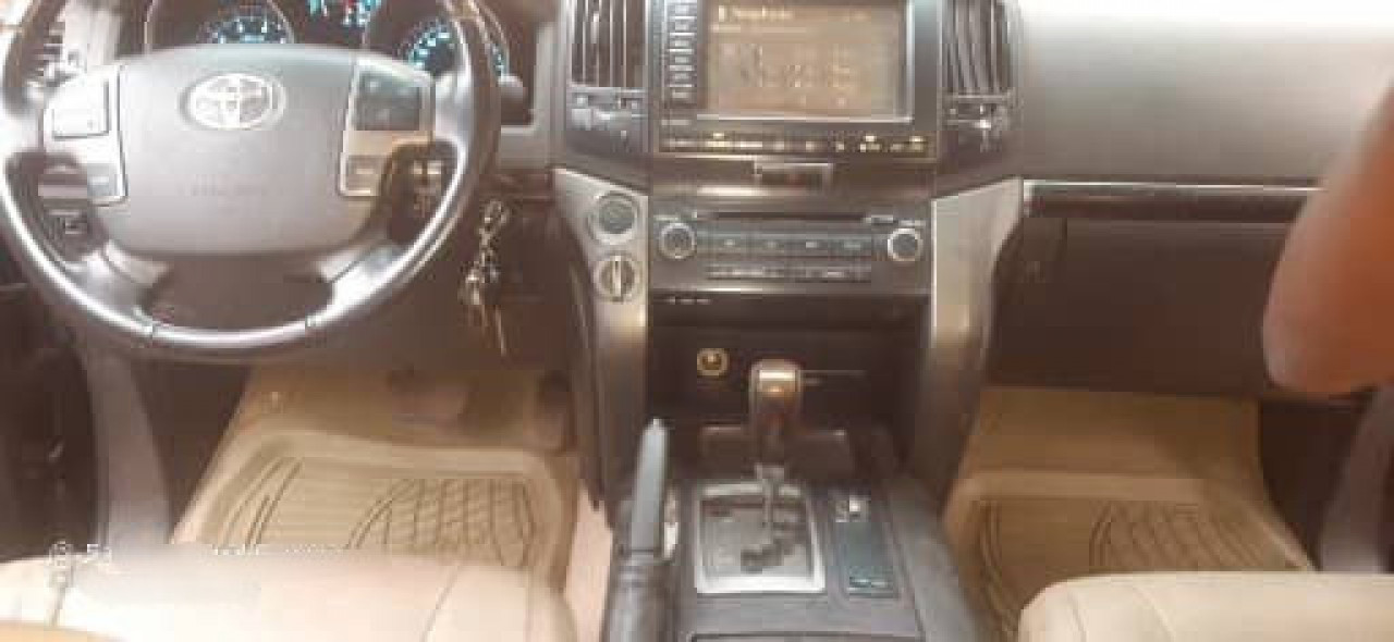 TOYOTA LAND CRUISER 3 SALONS, Voitures, Conakry