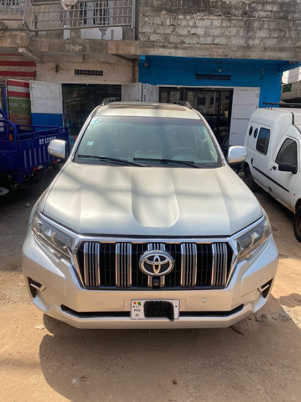 TOYOTA PRADO 2017, Voitures, Conakry