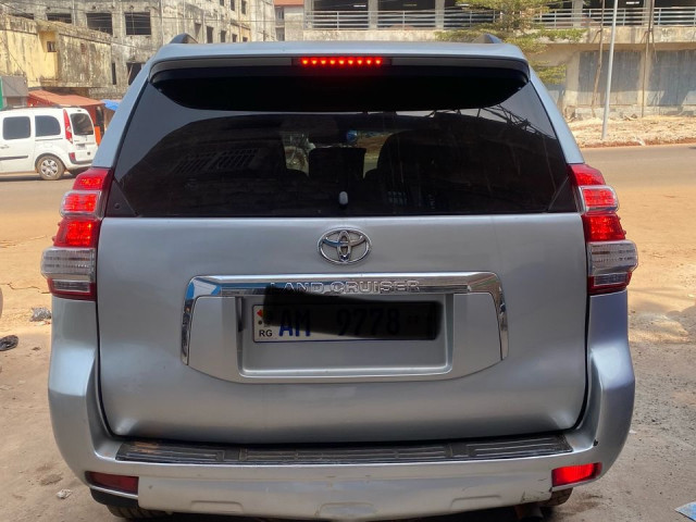 TOYOTA PRADO 2017, Voitures, Conakry
