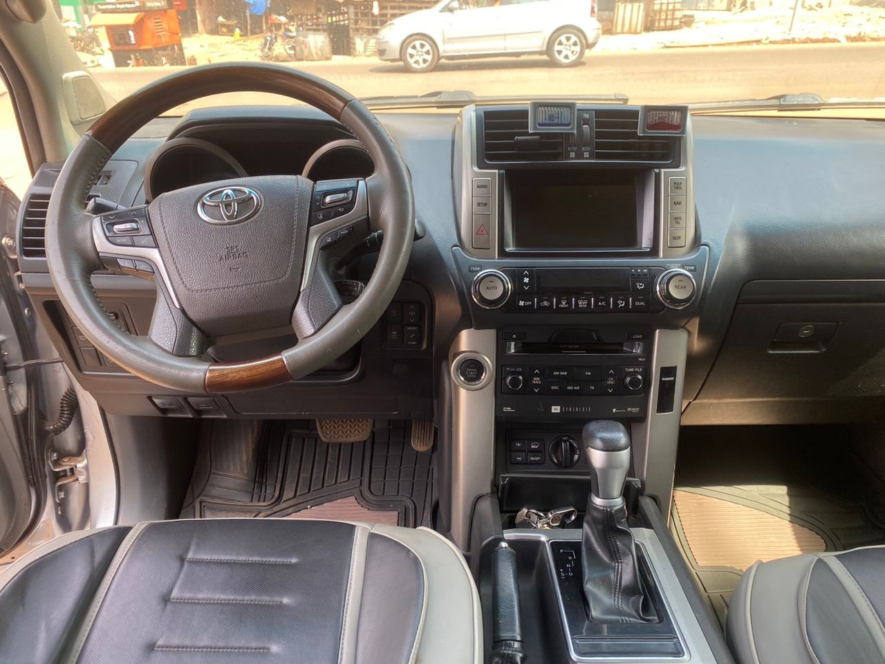 TOYOTA PRADO 2017, Voitures, Conakry