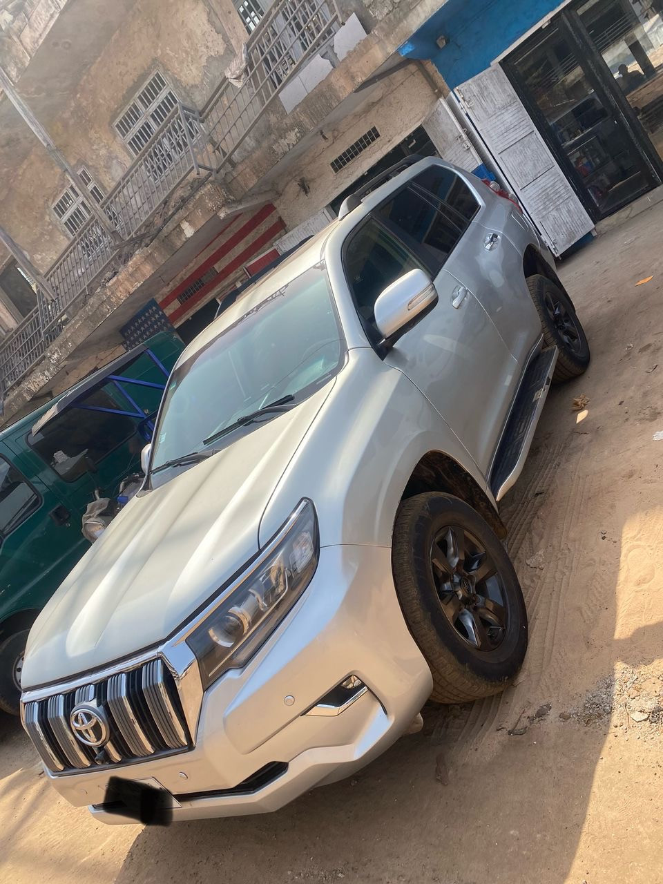 TOYOTA PRADO 2017, Voitures, Conakry