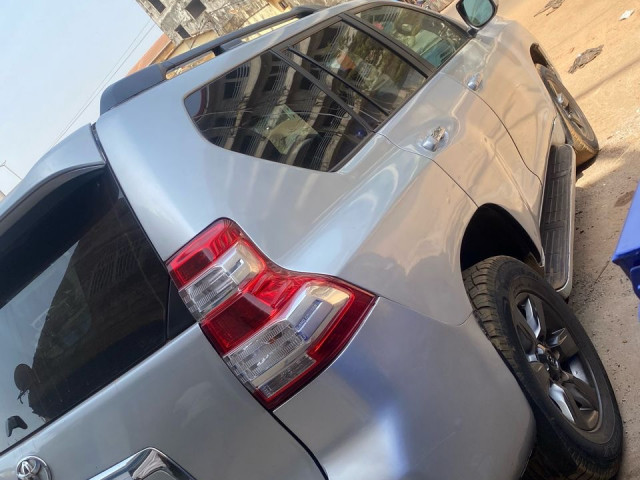 TOYOTA PRADO 2017, Voitures, Conakry
