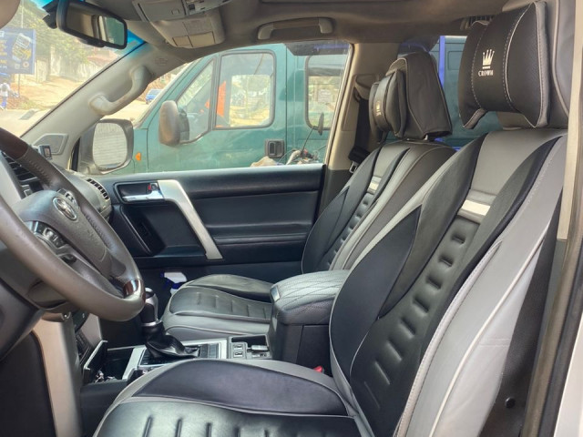 TOYOTA PRADO 2017, Voitures, Conakry