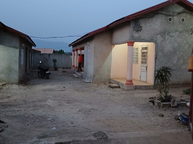 Maison a vendre a coyah, Maisons, Coyah