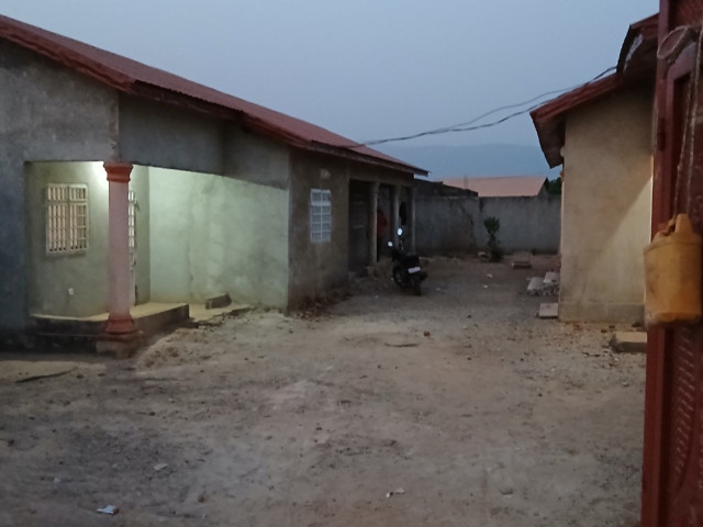 Maison a vendre a coyah, Maisons, Coyah