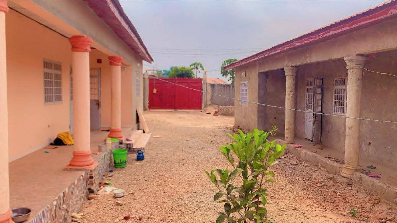 Maison à vendre à coyah, Maisons, Conakry