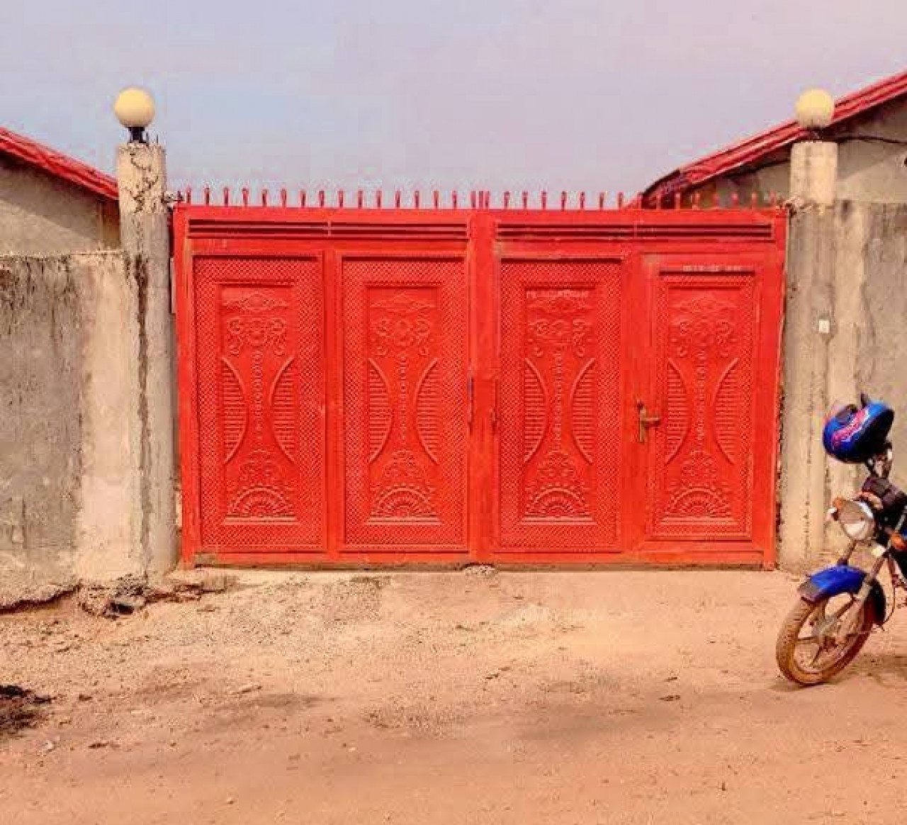 Maison à vendre à coyah, Maisons, Conakry