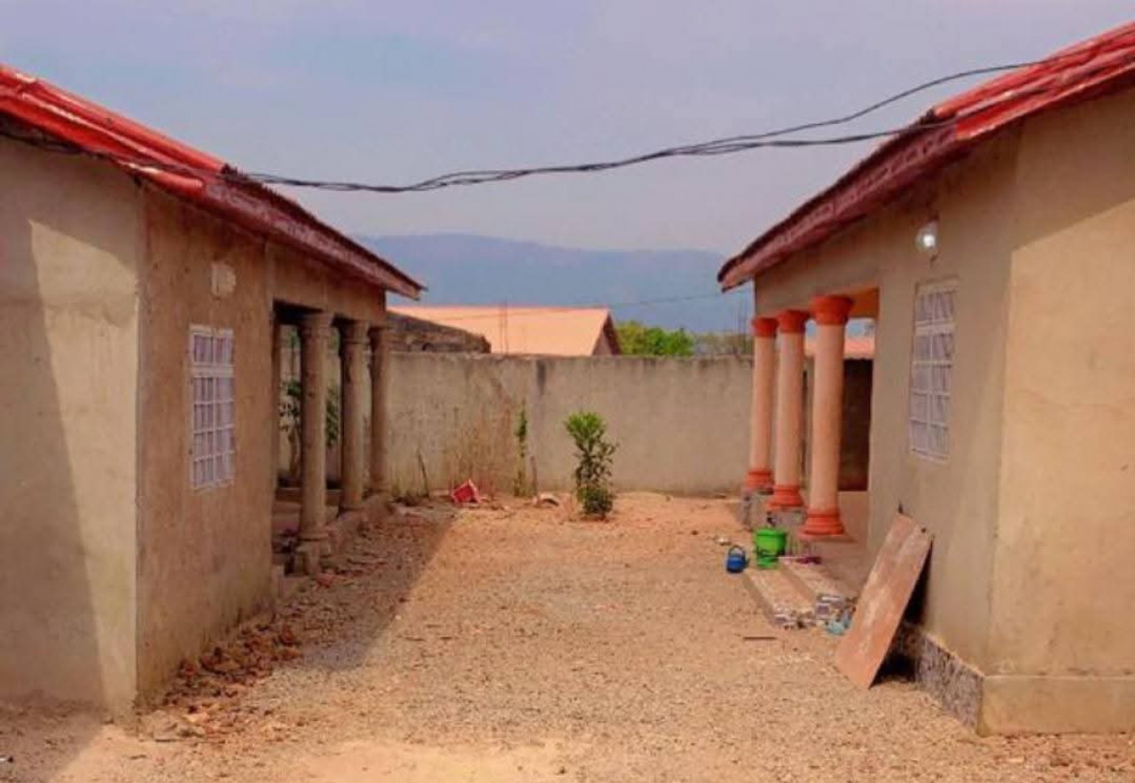 Maison à vendre à coyah, Maisons, Conakry