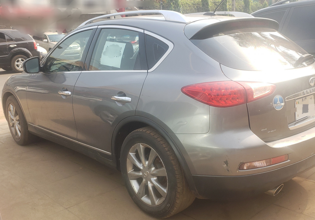 INFINITI EX35, Voitures, Conakry